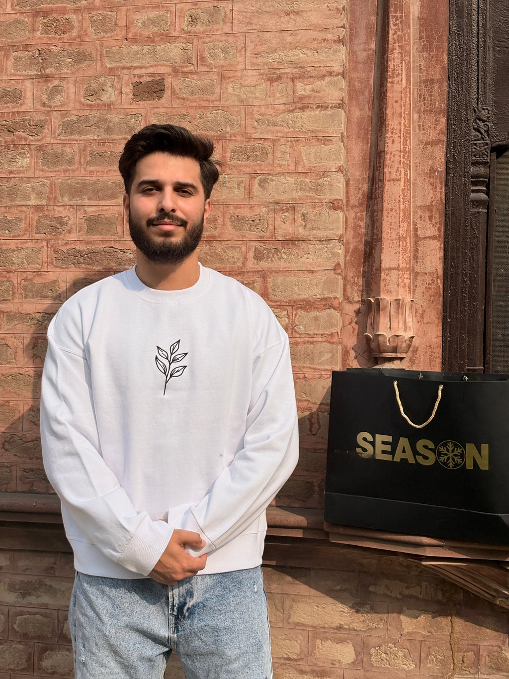 Season Signature Oversized Sweatshirt - White