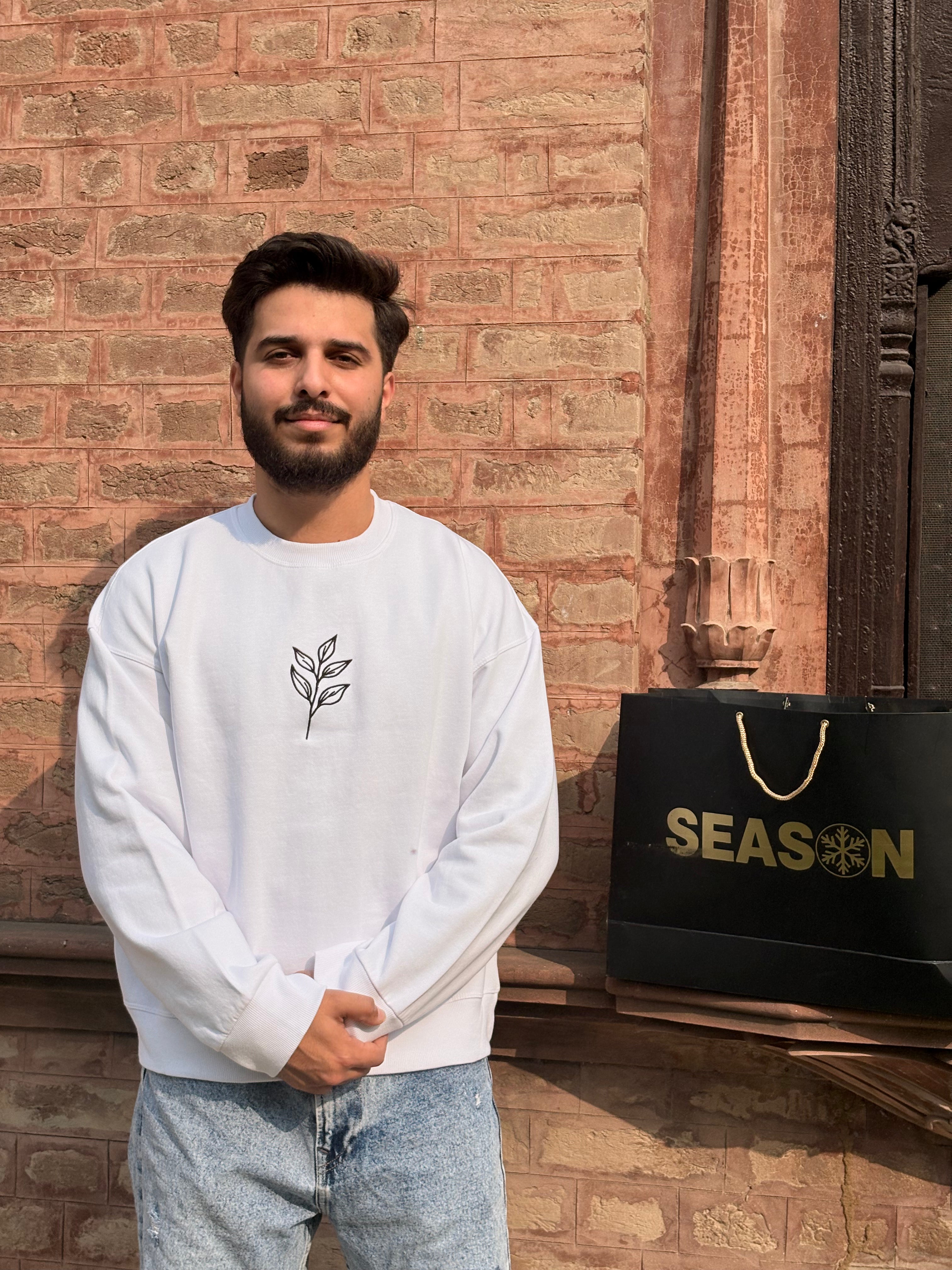 Season Signature Oversized Sweatshirt - White