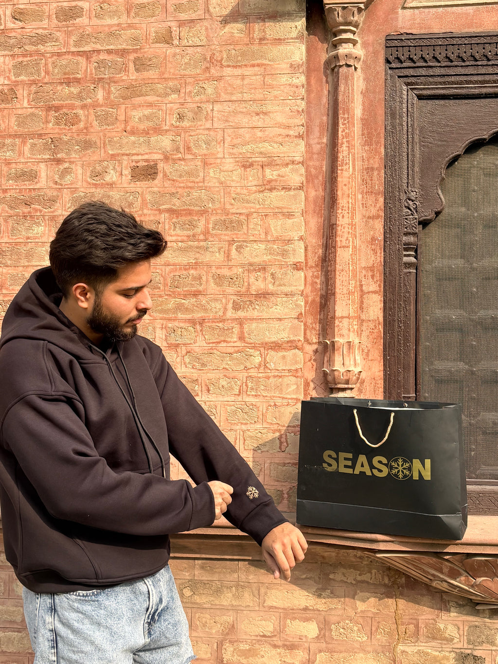 Season Signature Oversized Hoodie -Black